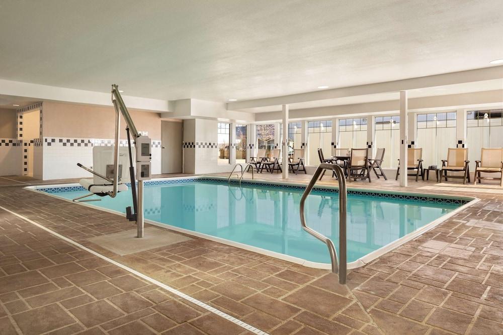Country Inn & Suites By Radisson, Bloomington-Normal Airport, Il Экстерьер фото