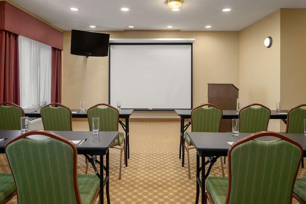 Country Inn & Suites By Radisson, Bloomington-Normal Airport, Il Экстерьер фото