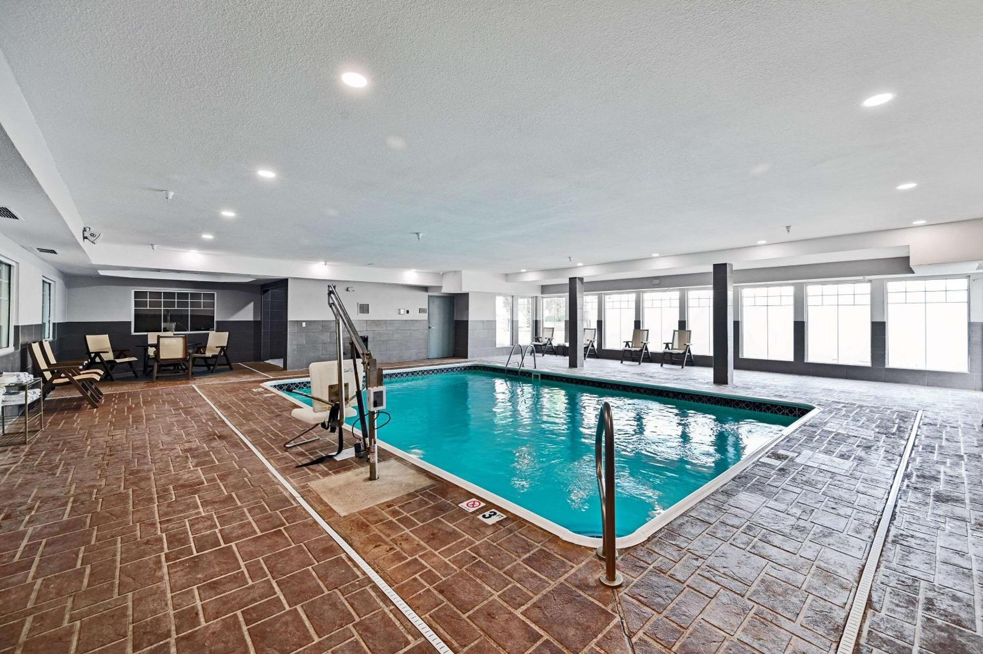 Country Inn & Suites By Radisson, Bloomington-Normal Airport, Il Экстерьер фото